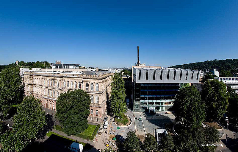 Foto des Hauptgebäudes der RWTH Aachen aus der Vogelperspektive 